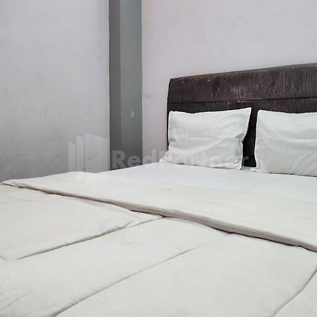 Puspita Homestay Mitra Reddoorz Bekasi Kültér fotó