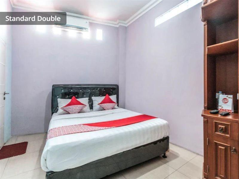 Puspita Homestay Mitra Reddoorz Bekasi Kültér fotó