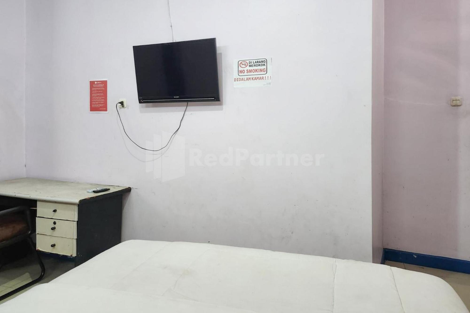 Puspita Homestay Mitra Reddoorz Bekasi Kültér fotó