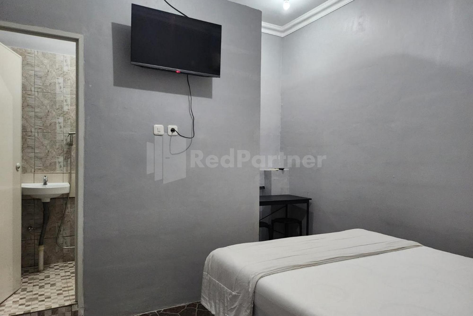 Puspita Homestay Mitra Reddoorz Bekasi Kültér fotó